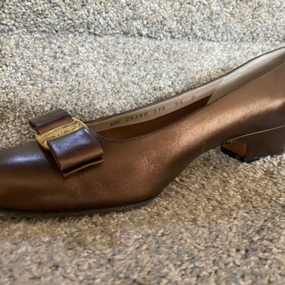 Salvatore Ferragamo Shoes Copper Bow - Picture 6 of 11